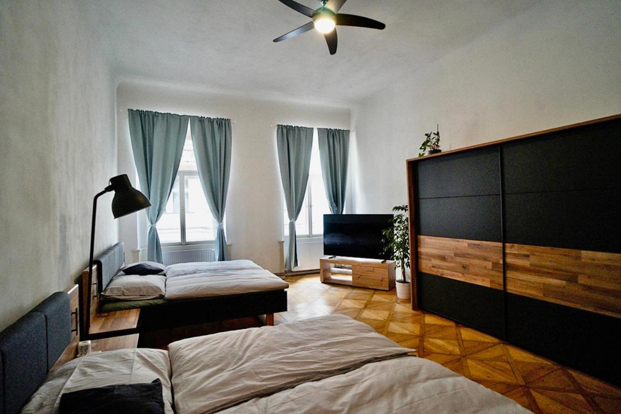 Truhlarska 4 Apartment Praag Buitenkant foto
